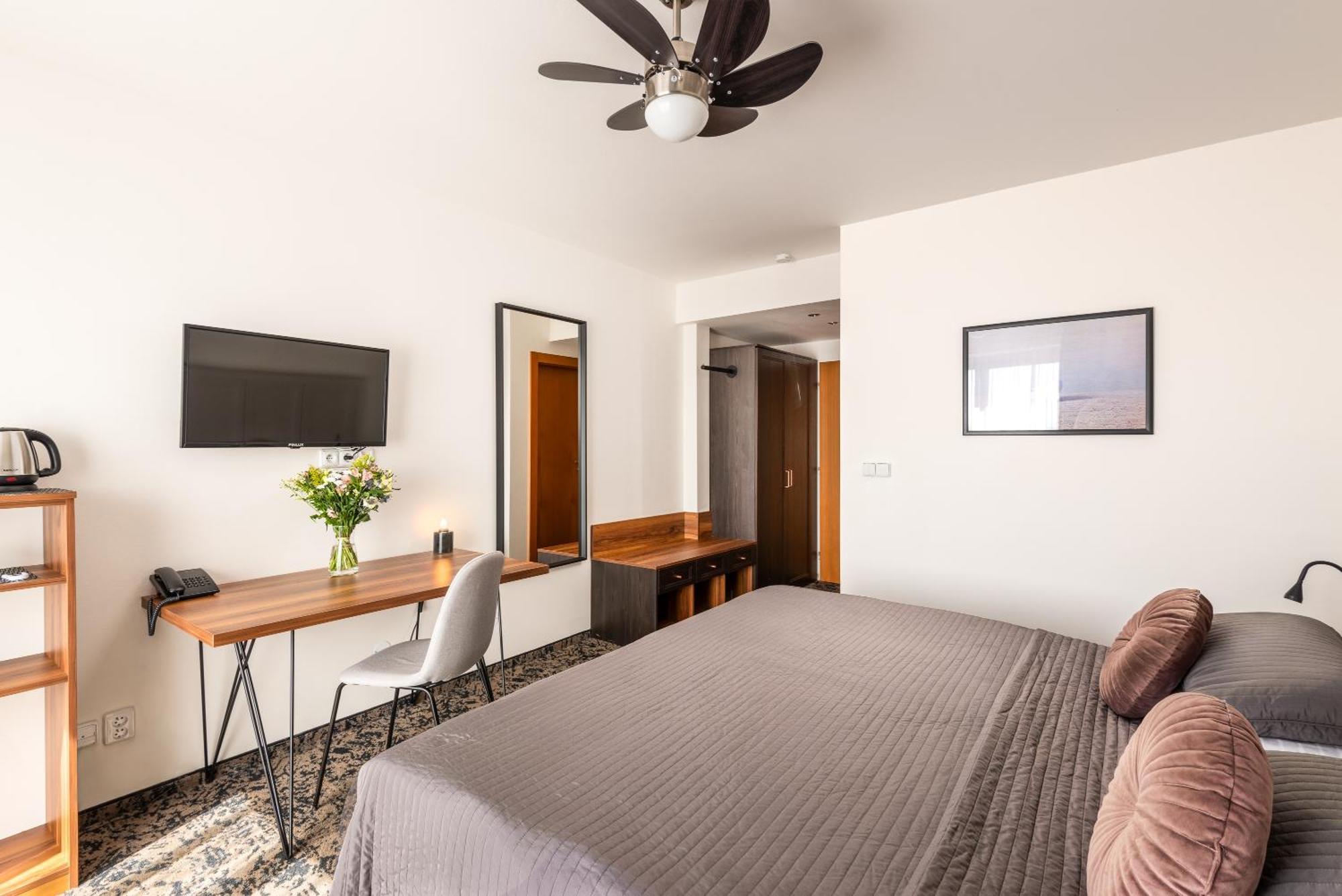 Hotel Troja Πράγα Εξωτερικό φωτογραφία
